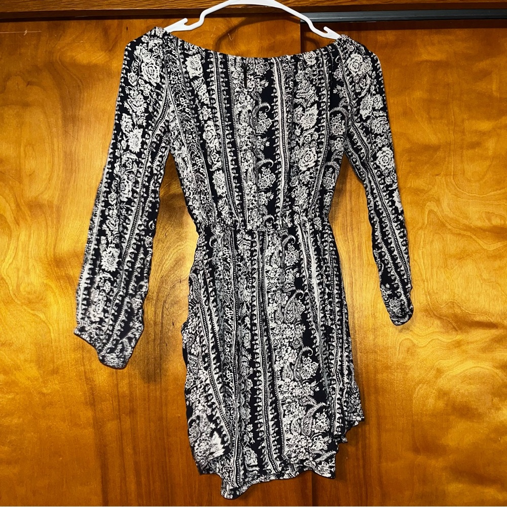 Billabong Black and White Patterned Dress with Pockets - Picture 2 of 2